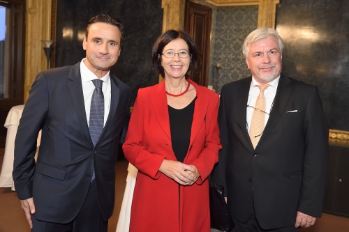 Von links: Generalsekretär der OSZE-PV Roberto Montella, Präsidentin der OSZE-PV und Nationalratsabgeordnete Christine Muttonen (S) sowie Botschafter Andreas Nothelle