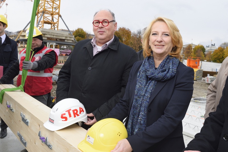 Von links: Herbert Vanzo, Direktionsleiter STRABAG und Nationalratspräsidentin Doris Bures (S)
