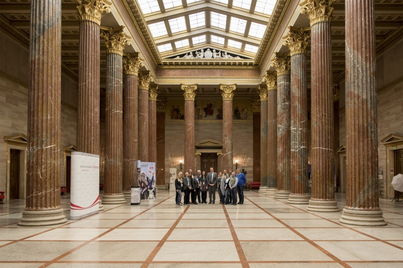 Gruppenfoto mit den Teilnehmern der Gewerkschaft Vida und Bundesratspräsidenten Mario Lindner (S) (MItte)