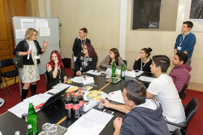 Susanne Kerbl-Cortella, Staatsanwaltschaft Wien im Gespräch mit den Lehrlingen