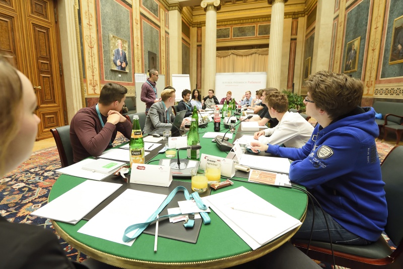 Simulation einer Klubsitzung