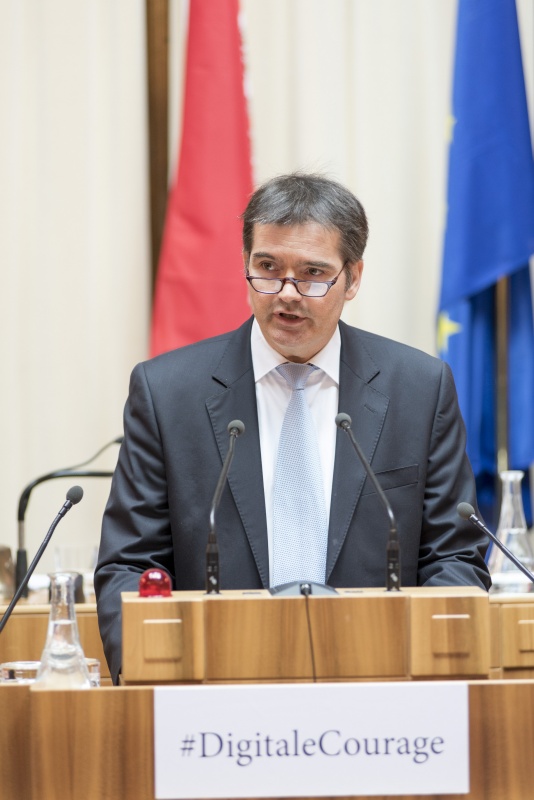 Sprachphilosoph und Politikwissenschaftler Paul Sailer-Wlasits am Wort