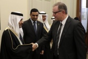 Von rechts: Zweiter Nationalratspräsident Karl Heinz Kopf (VP) begrüßt Yahya Bin AbdullAziz Alsam’an