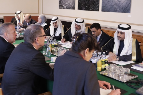 Saudi-arabische Delegation unter der Leitung von Yahya Bin AbdullAziz Alsam’an (rechts)