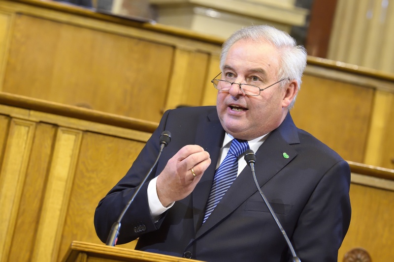 Landeshauptmann Steiermark Hermann Schützenhöfer (V) am Rednerpult