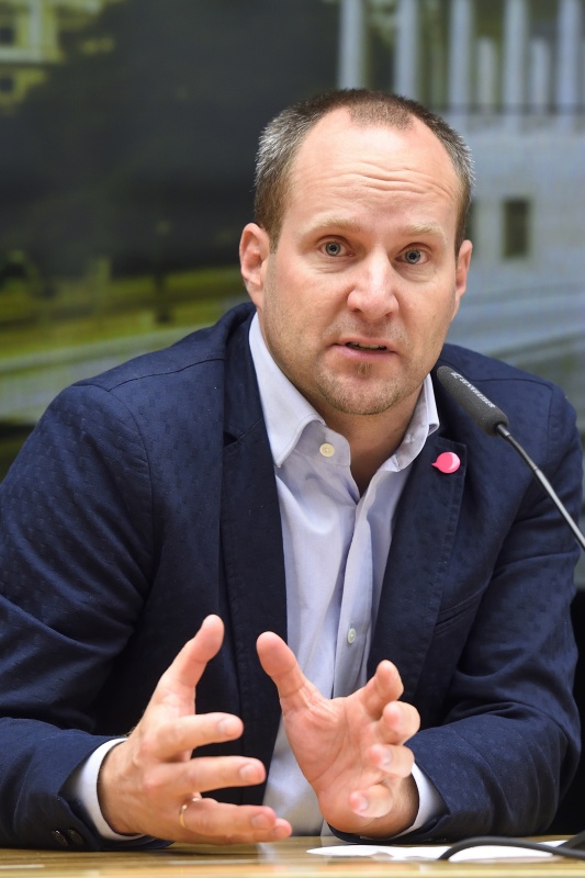 Klubobmann Matthias Strolz (N) am Wort