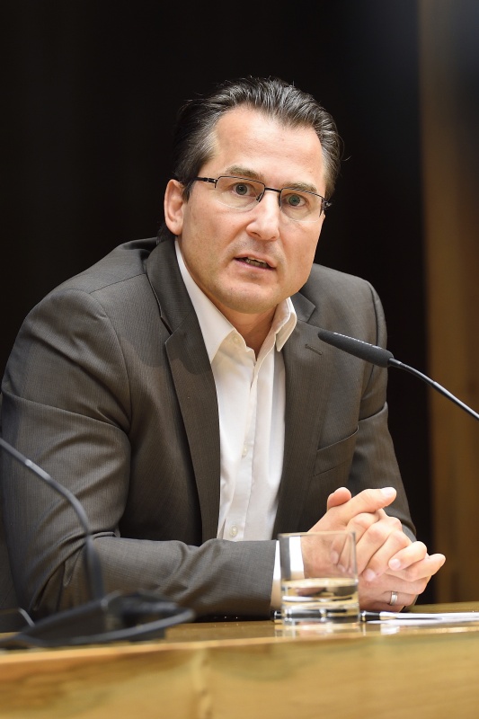 Klubobmann Robert Lugar (T) am Wort