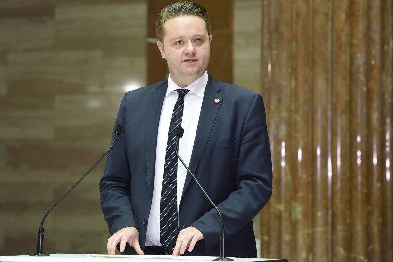 Bundesratspräsident Mario Lindner (S) bei seiner Begrüßung