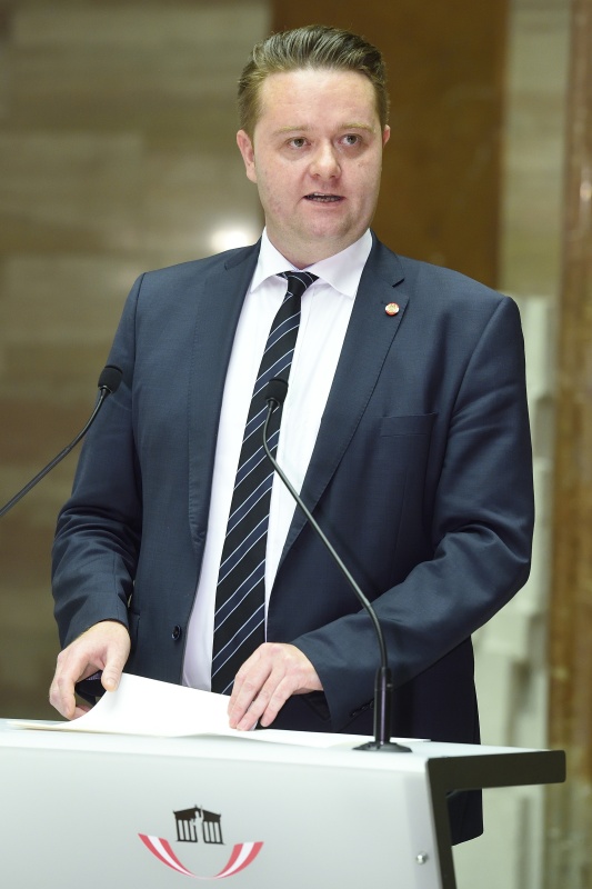 Bundesratspräsident Mario Lindner (S) bei seiner Begrüßung