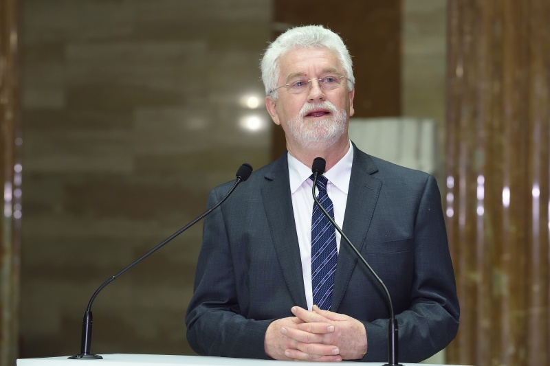 Präsident Internationaler Gewerkschaftsbund João Antonio Felicio am Wort