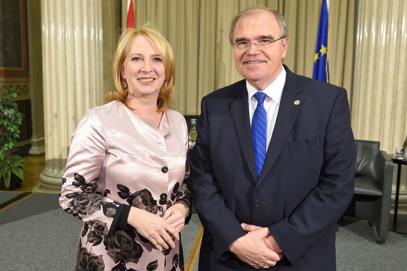 Von links: Nationalratspräsidentin Doris Bures (S) und Justizminister Wolfgang Brandstetter (V)