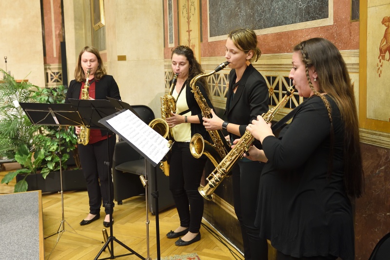 Musikalische Untermalung durch Sax4Femme