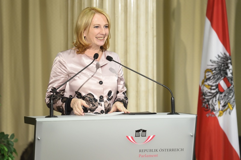 Nationalratspräsidentin Doris Bures (S) bei der Begrüßung