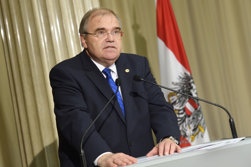 Justizminister Wolfgang Brandstetter (V) am Wort