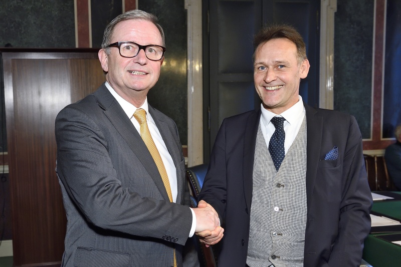 von links: Zweiter Nationalratspräsident Karlheinz Kopf (V) begrüßt den Vertreter der Eurpäischen Kommission in Österreich Johann Sollgruber