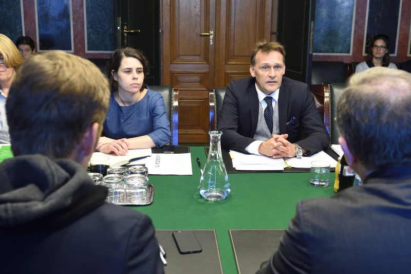 Aussprache: Europäische Delegation von links: Petra Polgar und Johann Sollgruber