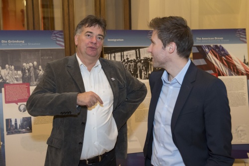 Von links: Nationalratsabgeordneter Werner Kogler (G) und Bundesrat David Stögmüller (G) im Gespräch