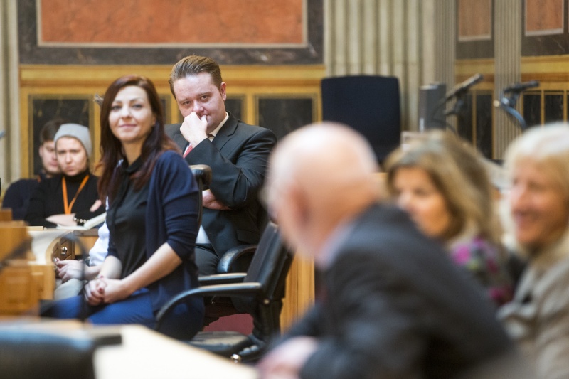 Aussprache mit StudentInnen der Politikwissenschaft.