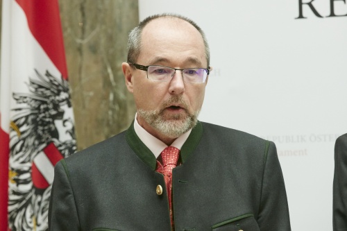 Nationalratsabgeordneter Christoph Vavrik (N) am Wort