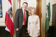 von rechts: Nationalratspräsidentin Doris Bures (S) und Bundesratspräsident Mario Lindner (S)