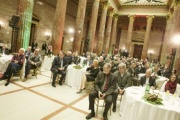 Nationalratspräsidentin Doris Bures (S) und Bundesratspräsident Mario Lindner (S) (am mittleren Tisch) mit VeranstaltungsteilnehmerInnen