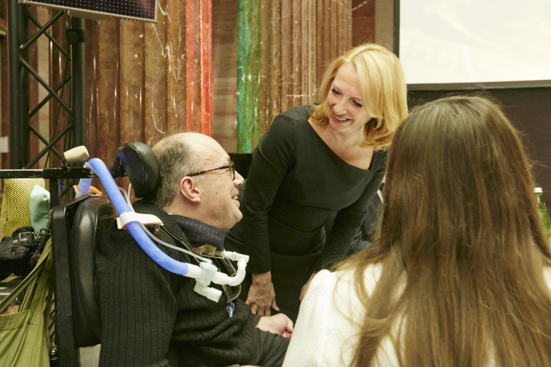 Von links: Nationalratsabgeordneter Franz-Joseph Huainigg (V) und Nationalratspräsidentin Doris Bures (S) im Gespräch