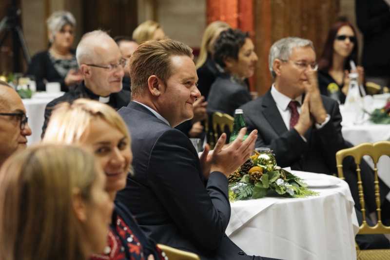 Bundesratspräsident Mario Lindner (S) (Mitte) unter den VeranstaltungsteilnehmerInnen