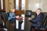 Von links: Nationalratspräsidentin Doris Bures (S) im Gespräch mit dem designierten Bundespräsidenten Alexander van der Bellen