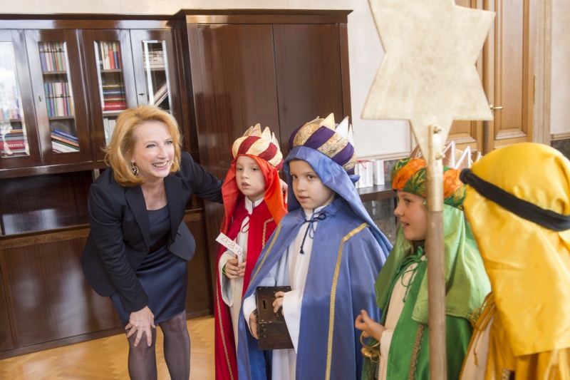 Sternsinger der Pfarre Maria Lanzendorf zu Gast bei Natinalratspräsidentin Doris Bures (S)
