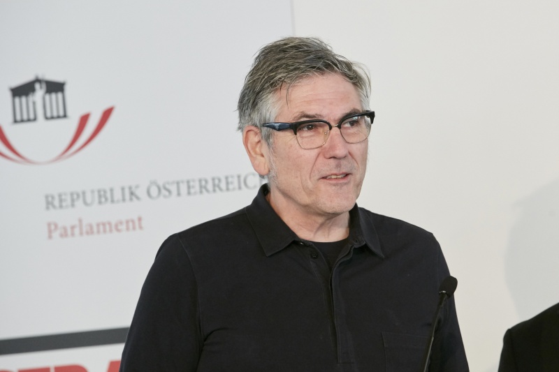 Sigi Ramoser Designbüro Sägenvier