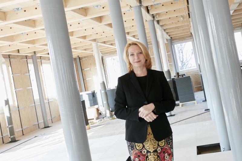 Nationalratspräsidentin Doris Bures (S) präsentiert den Pavillon Süd