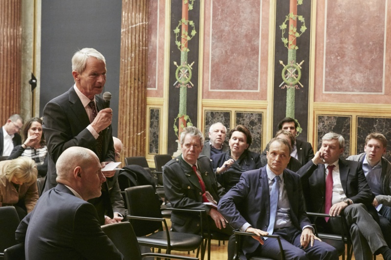 Frage durch Veranstaltungsteilnehmer