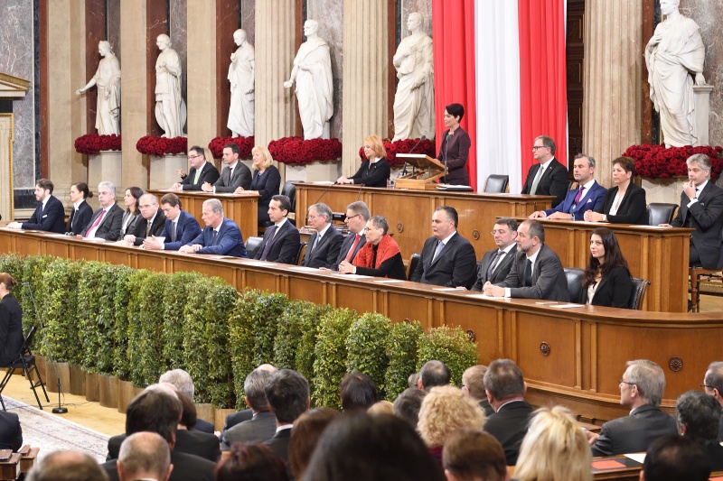 Bundesratspräsidentin Sonja Ledl-Rossmann (V) bei ihrer Ansprache