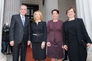 Von links: Bundespräsident Alexander Van der Bellen, Nationalratspräsidentin Doris Bures (S), Bundesratspräsidentin Sonja Ledl-Rossmann (V) und Doris Schmidauer