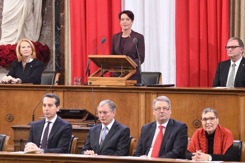 Bundesratspräsidentin Sonja Ledl-Rossmann (V) bei ihrer Ansprache