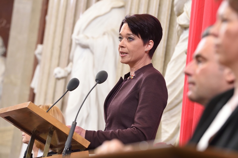 Bundesratspräsidentin Sonja Ledl-Rossmann (V) bei ihrer Ansprache