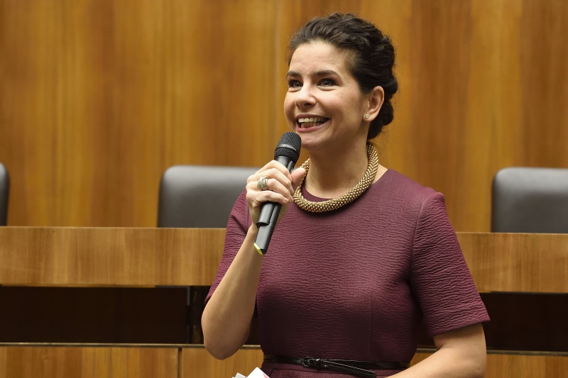 Moderatorin Sonja Katho bei der Begrüßung