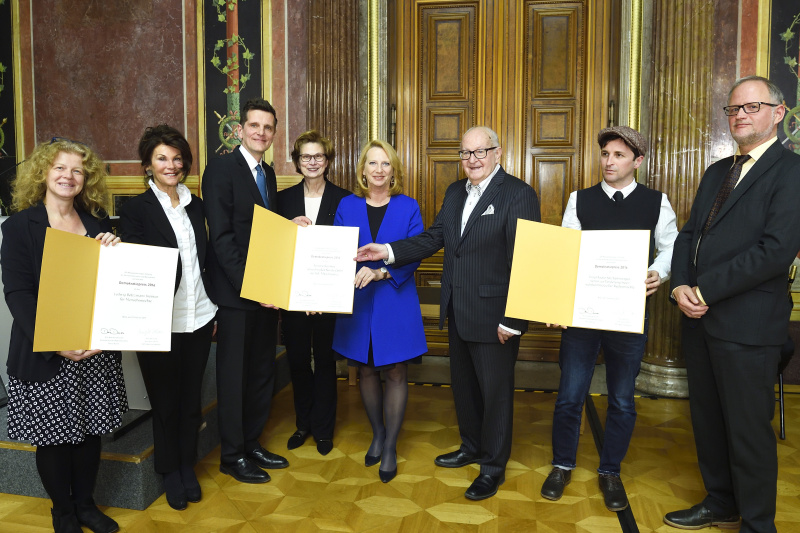 Von links: Patricia Hladschik, Ludwig Boltzmann Institut für Menschenrechte, Vizepräsidentin des Verfassungsgerichtshofes Brigitte Bierlein, Thomas Geldmacher, Parlamentsvizedirektorin Susanne Janistyn-Novák, Nationalratspräsidentin Doris Bures (S), Manfried Welan, Mario Friedwagner, Klaus Unterberger, ORF