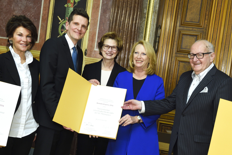 Von links: Vizepräsidentin des Verfassungsgerichtshofes Brigitte Bierlein, Thomas Geldmacher, Parlamentsvizedirektorin Susanne Janistyn-Novák, Nationalratspräsidentin Doris Bures (S), Manfried Welan