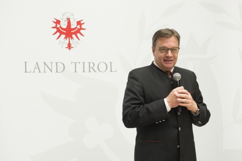 Landeshauptmann von Tirol Günther Platter (V) bei seiner Rede