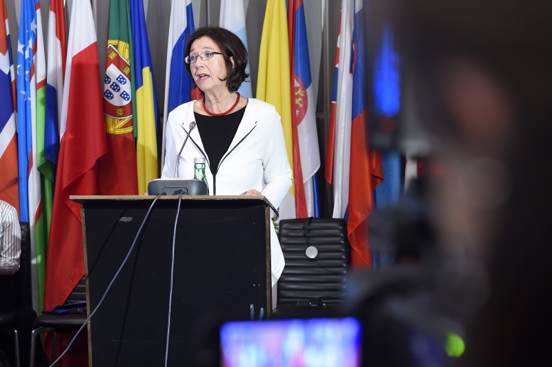 Von links: Präsidentin der Parlamentarischen Versammlung der OSZE und Nationalratsabgeordnete Christine Muttonen (S) bei der Begrüßung