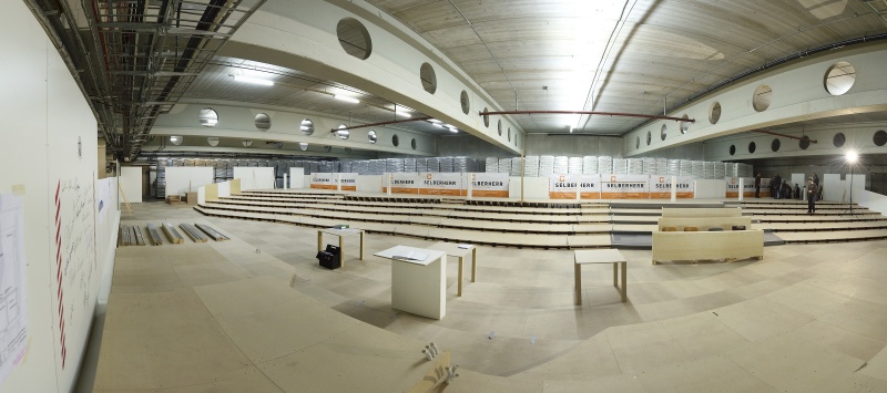 Einbauten für den interimistischen Nationalratssitzungssaal im großen Redoutensaal der Hofburg