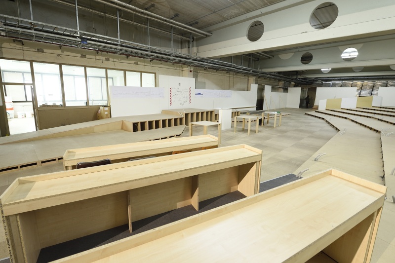 Einbauten für den interimistischen Nationalratssitzungssaal im großen Redoutensaal der Hofburg