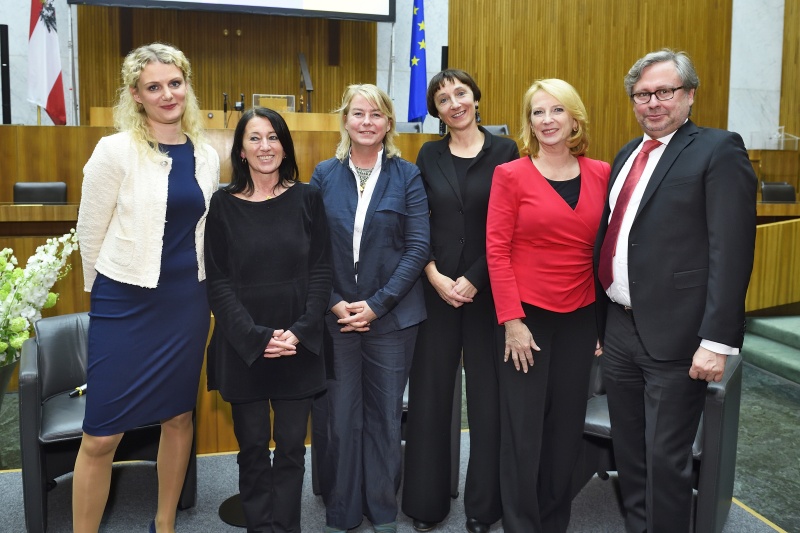 Von links: Moderatorin Christine Mayer-Bohusch, Gabriella Hauch, Institut für Geschichte, Universität Wien, Edeltraud Hanappi-Egger, Rektorin der WU Wien, Elisabeth Sobotka, Intendantin der Bregenzer Festspiele, Nationalratspräsidentin Doris Bures (S), Generaldirektor ORF Alexander Wrabetz