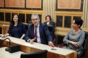 Aussprache mit den Bundesräten von links: Bundesräte Ewa Dziedzic (G, ) Edgar Mayer (V), Bundesratspräsidentin Sonja Ledl-Rossmann  (V)