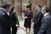 Begrüßung  einer Delegation der Politischen Konsultativkonferenz des Chinesischen Volkes durch Bundesratspräsidentin Sonja Ledl-Rossmann (V) (3. von rechts