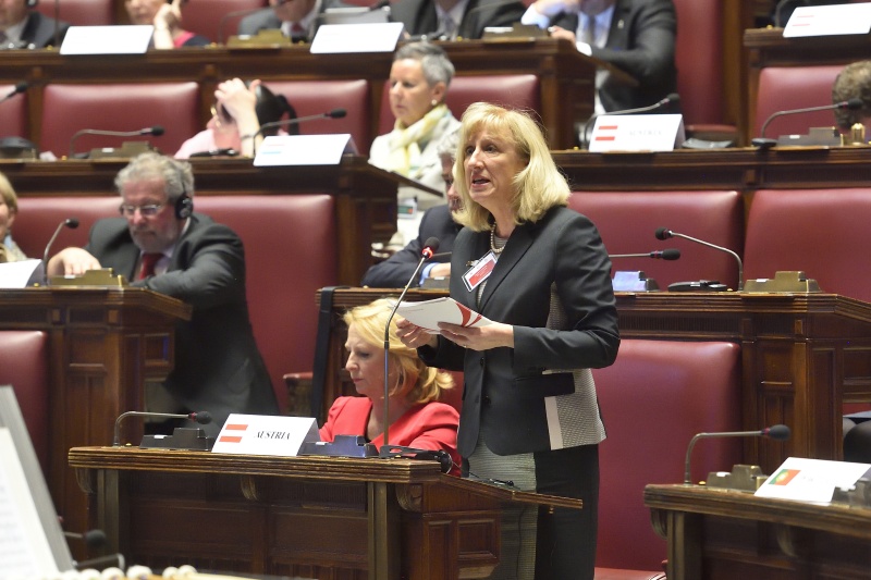 Konferenz der EU ParlamentspräsidentInnen. Bundesrätsvizepräsidentin Ingrid Winkler(S) am Wort