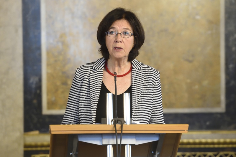 Einleitende Worte durch Nationalratsabgeordnete Christine Muttonen (S), Präsidentin der OSZE-PV