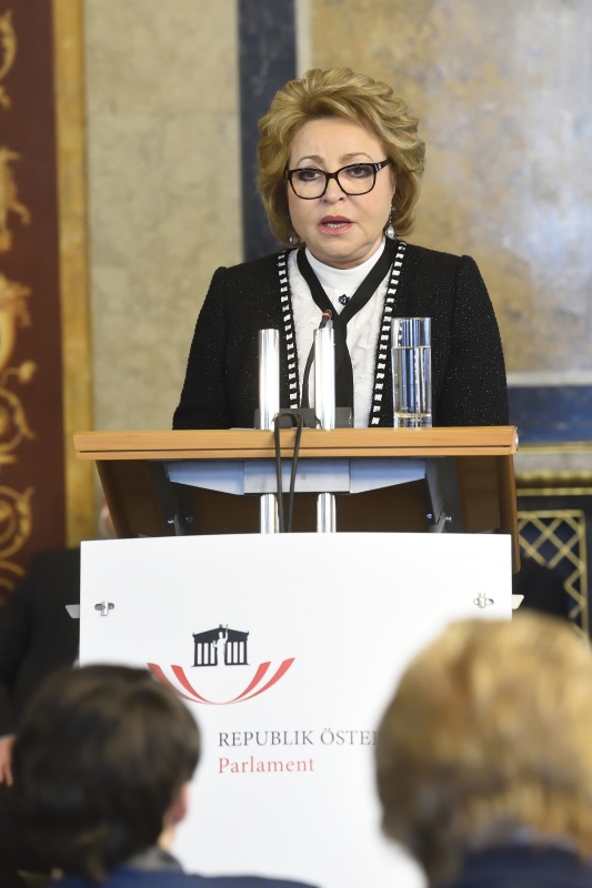 Vorsitzende des Föderationsrates der Föderalen Versammlung der Russischen Föderation Valentina Ivanovna Matvienko am Wort