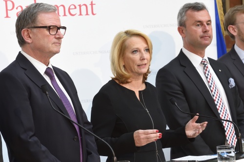 Von links: Zweiter Nationalratspräsident Karlheinz Kopf (V), Nationalratspräsidentin Doris Bures (S) (am Wort)  und Dritter Nationalratspräsident Norbert Hofer (F)